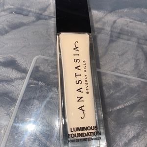 Anastasia Beverly Hills Luminous Foundation 🆕